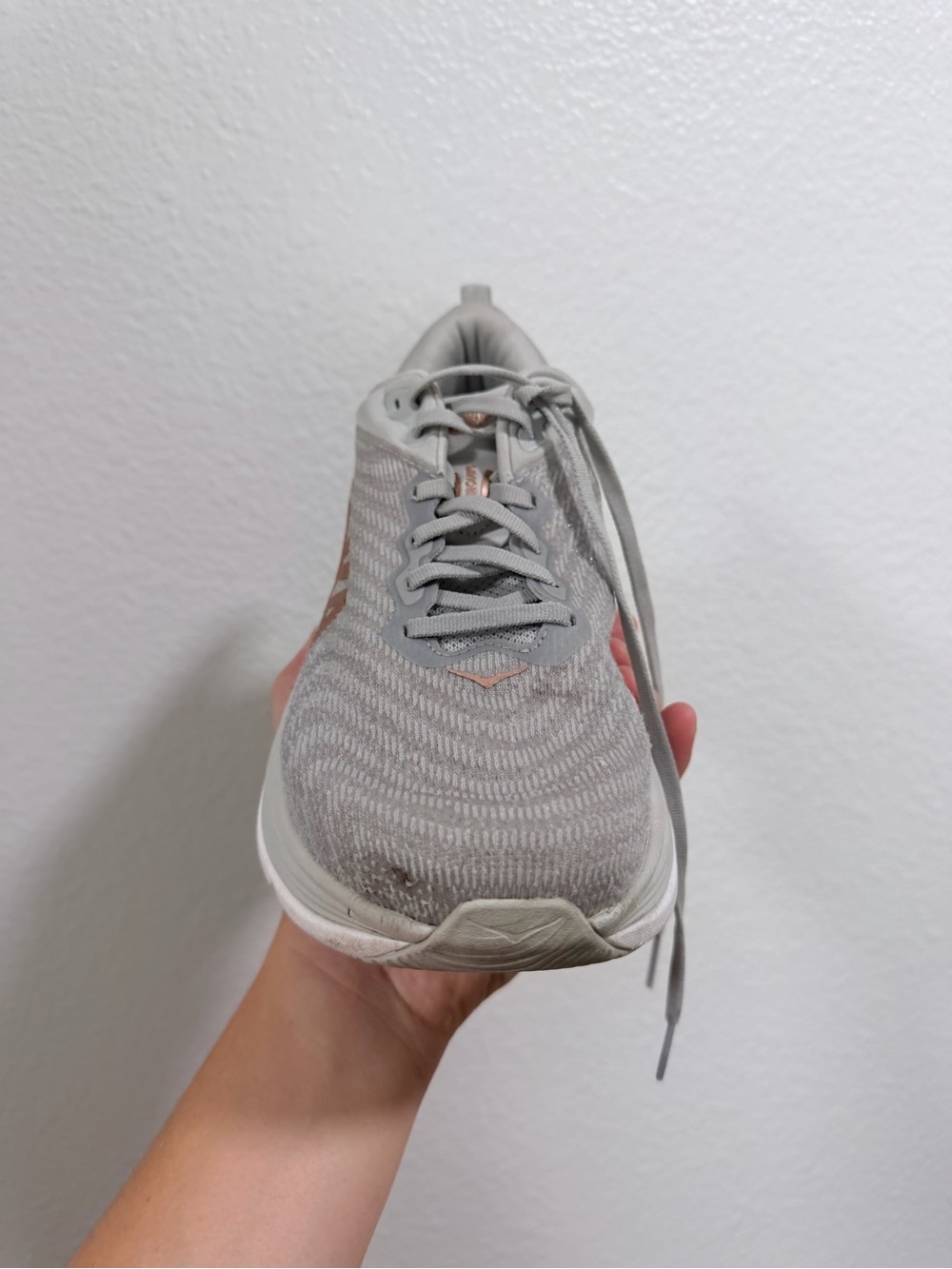HOKA Women's Gray/Peach Bondi Running Shoe - Picture 2 of 9
